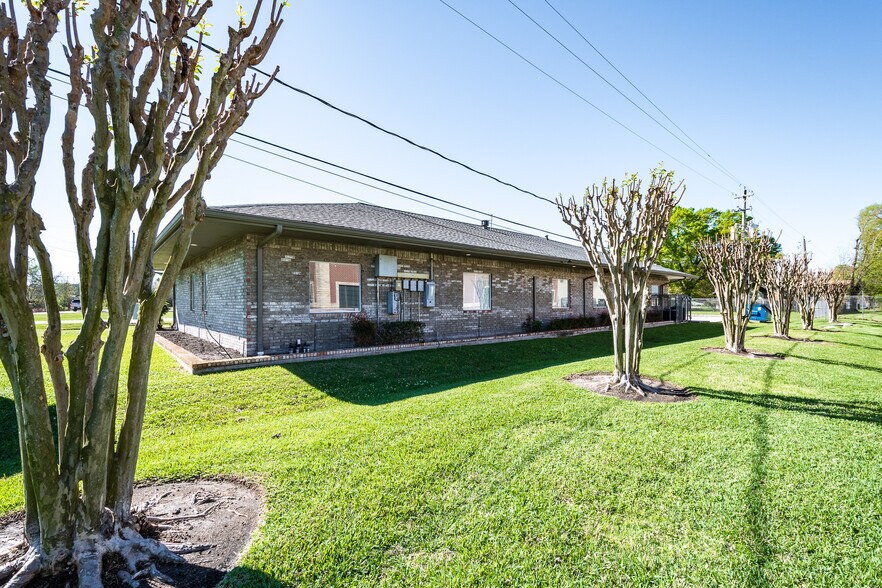 More Photos Of 24707 W Hardy Rd, Spring Office For Sale