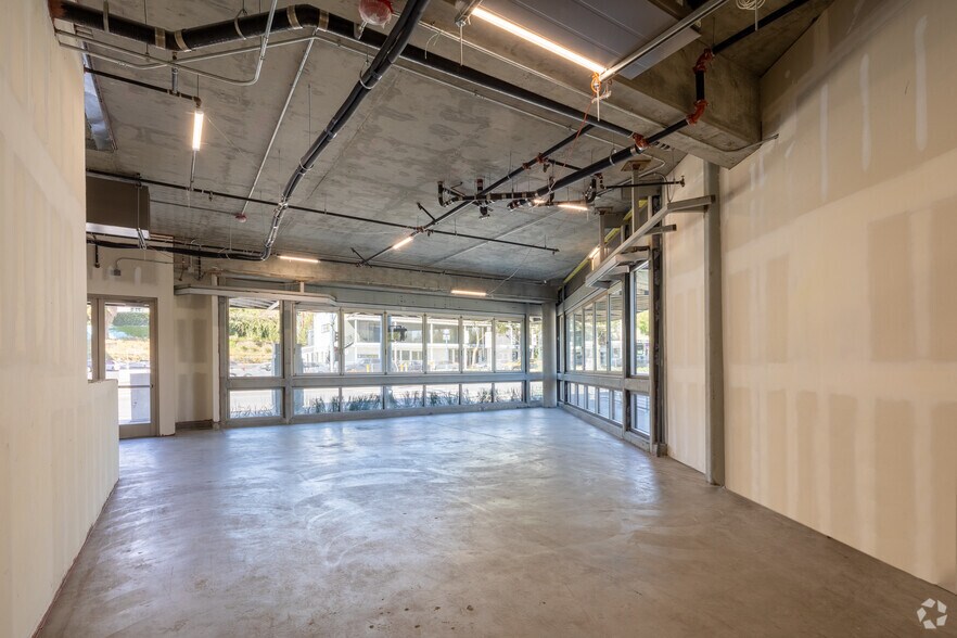 More Photos Of 8550-8594 Santa Monica Blvd, West Hollywood General Retail For Sale