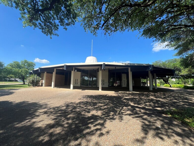 Primary Photo Of 9121 Ferguson Rd, Dallas Land For Sale