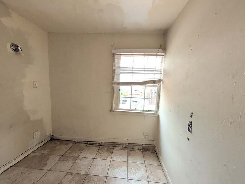 More Photos Of 4790 Academy St, Los Angeles Apartments For Sale