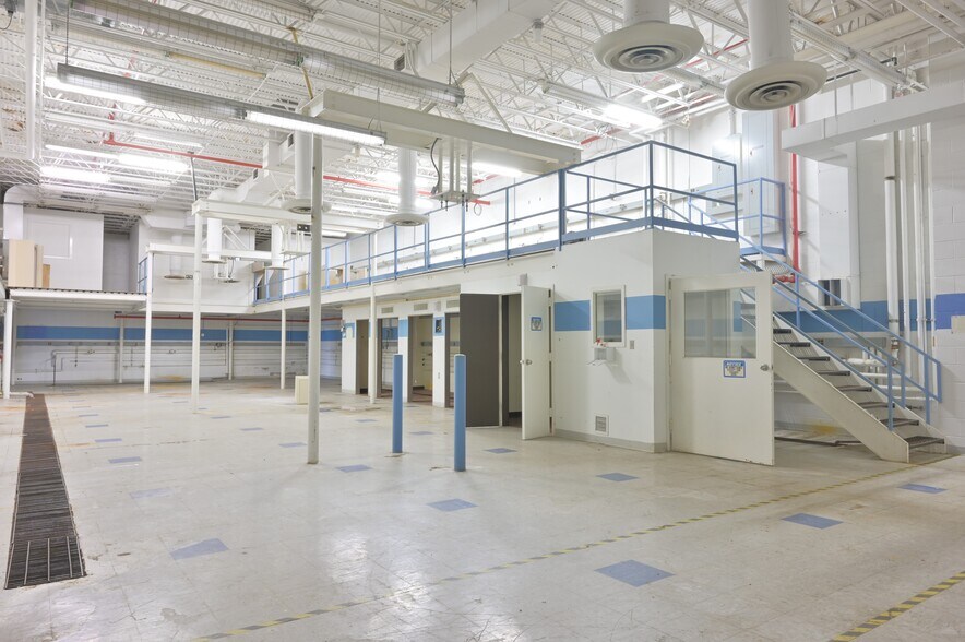 More Photos Of 2424 W 23rd St, Erie Manufacturing For Lease