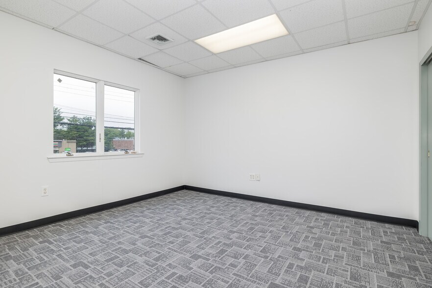 More Photos Of 2400 Hempstead Tpke, East Meadow Medical For Lease