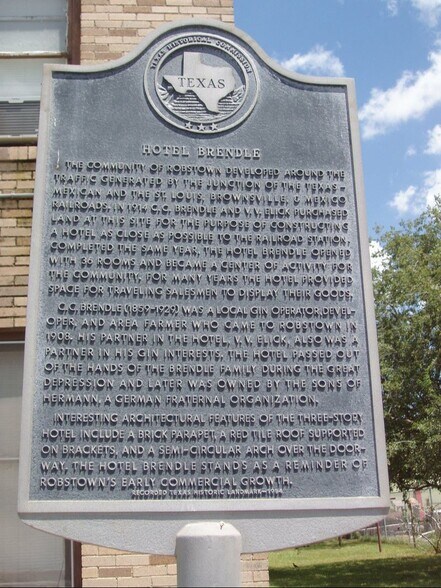 More Photos Of 601 E Avenue A, Robstown Hotel For Sale