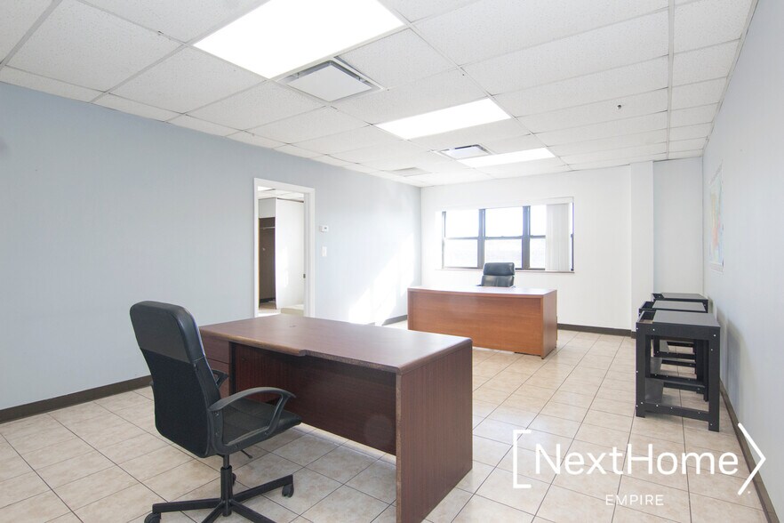 More Photos Of 1850 42nd St, Astoria Warehouse For Lease