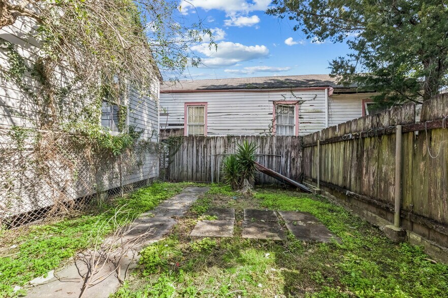 More Photos Of 906 Verret St, New Orleans Multifamily For Sale