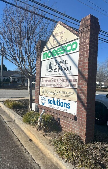 More Photos Of 413 SE Main St, Simpsonville Unknown For Lease