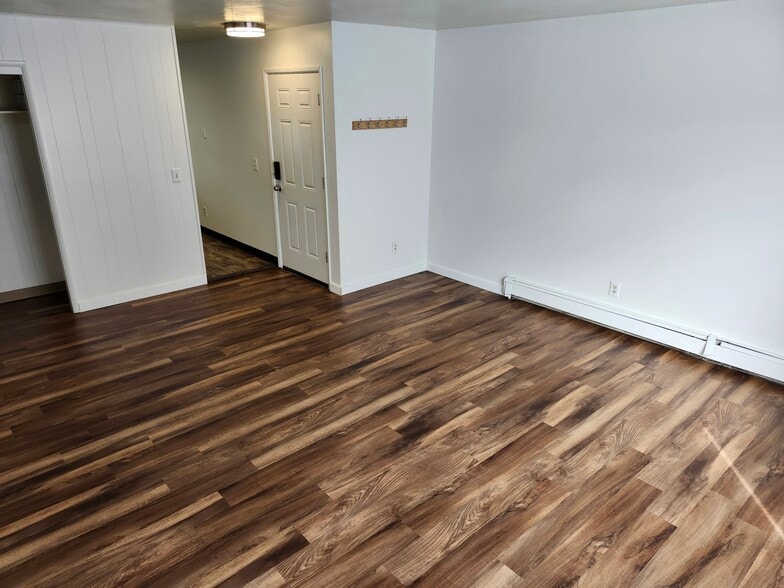 More Photos Of 3925 E 9th Ave, Anchorage Multifamily For Sale