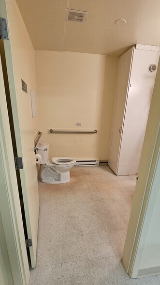 More Photos Of 31 Colwell St, Port Hadlock Medical For Lease
