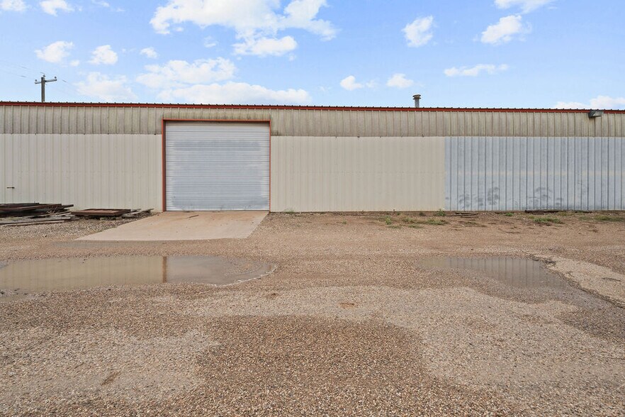 More Photos Of 3917 Clovis Rd, Lubbock Warehouse For Lease