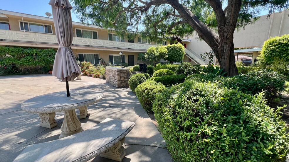 More Photos Of 343 S Bedford Rd, Orange Apartments For Sale