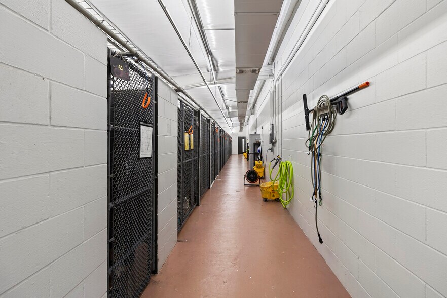 More Photos Of 119 Old River Rd, Montgomery Veterinarian Kennel For Sale