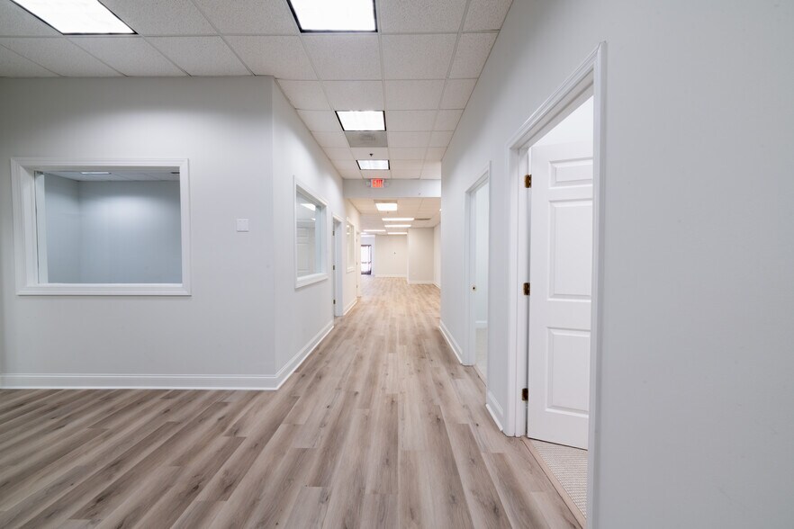 More Photos Of 415 Jessen Ln, Charleston Warehouse For Lease