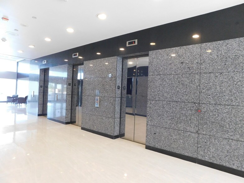 More Photos Of 100 Rialto Pl, Melbourne Office For Lease