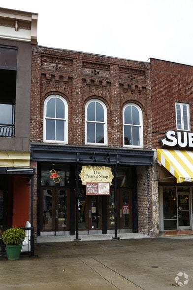 More Photos Of 17 Market Sq, Knoxville Storefront Retail Office For Sale