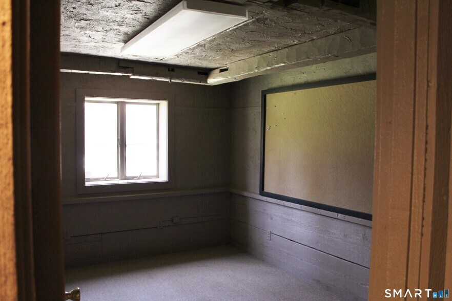 More Photos Of 4 Cornwall Rd, Warren Unknown For Lease