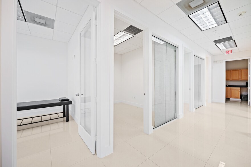 More Photos Of 175 SW 7th St, Miami Medical For Sale