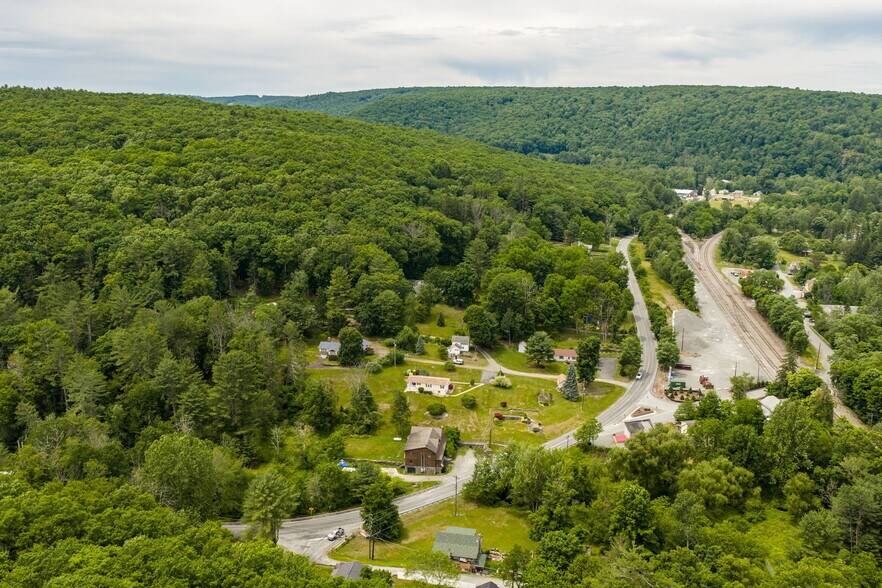 More Photos Of 696 PA-590, Lackawaxen Apartments For Sale