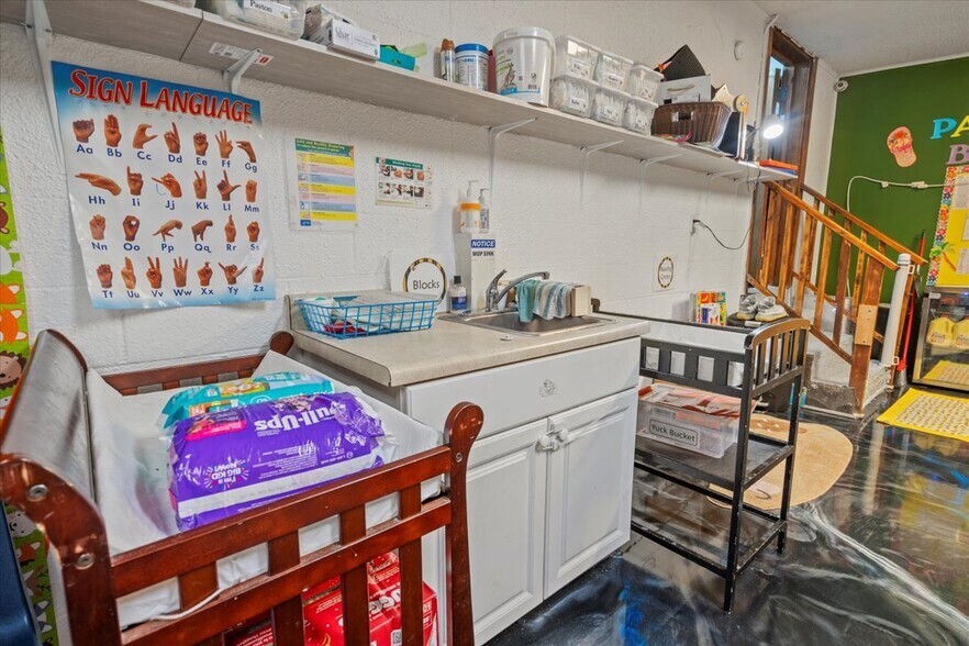 More Photos Of 1718 S Beltline Blvd, Columbia Daycare Center For Sale