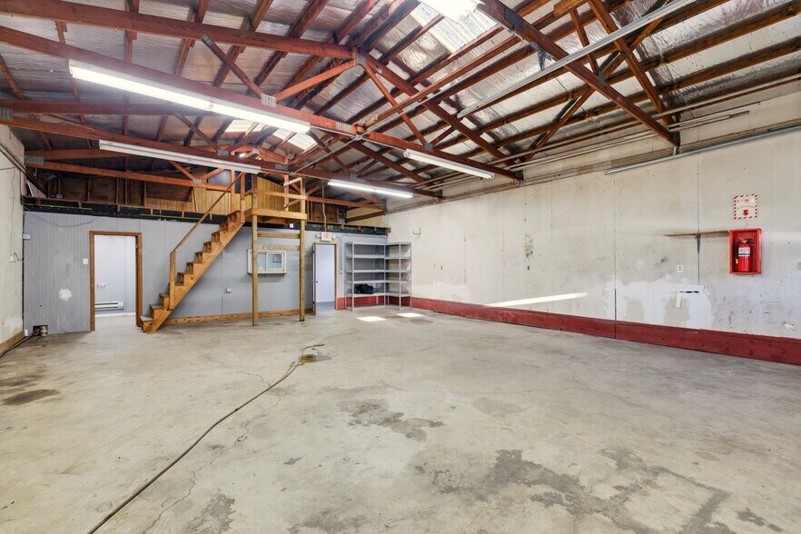 More Photos Of 347 E French St, Braidwood Warehouse For Sale