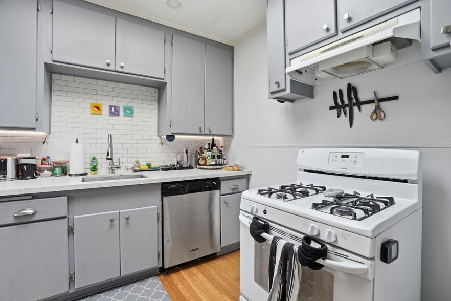 More Photos Of 871-873 Woodside Way, San Mateo Office Residential For Sale