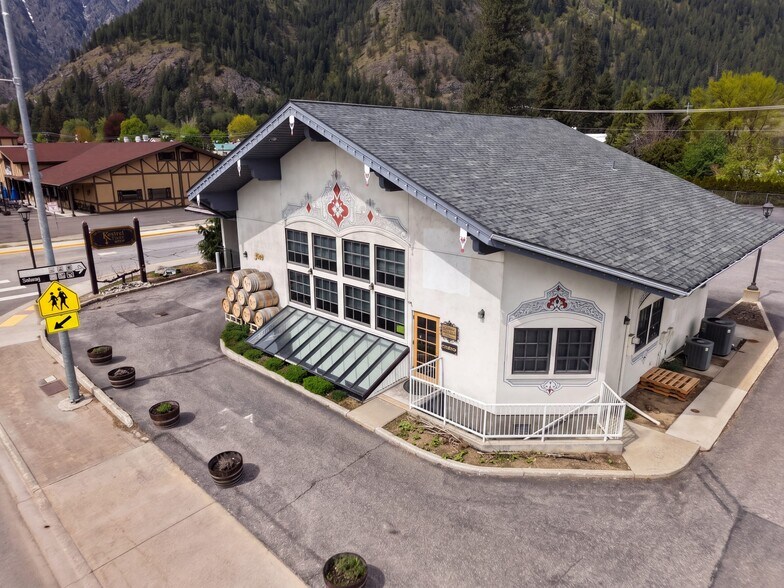 More Photos Of 300 US Highway 2, Leavenworth Bank For Sale