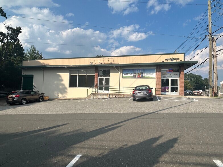 Primary Photo Of 800-808 E Boston Post Rd, Mamaroneck Storefront For Lease
