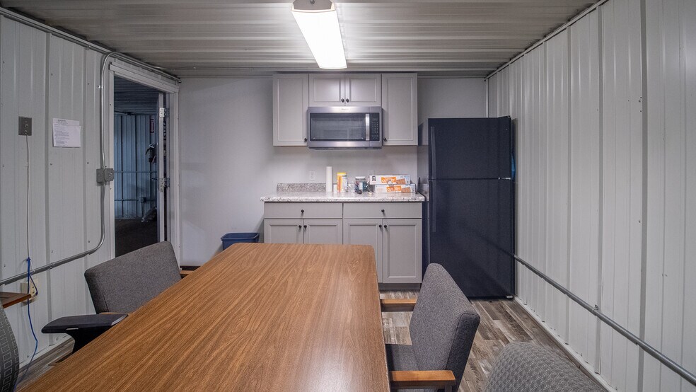 More Photos Of 203 Main St E, Elysian Auto Repair For Sale