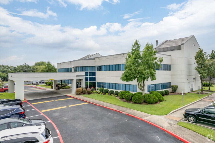 More Photos Of 4102 Woodlawn Ave, Pasadena Medical For Lease