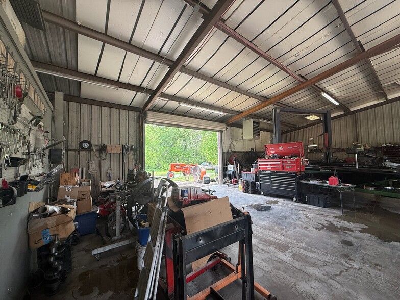 More Photos Of 966 E Ovilla Rd, Red Oak General Retail For Sale