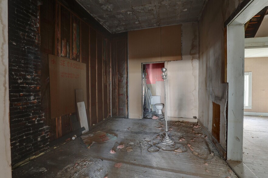 More Photos Of 900 Broadway St, Quincy Flex For Sale