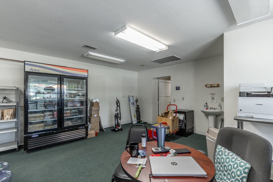 More Photos Of 15781 Rankin Ave, Dunlap Freestanding For Sale