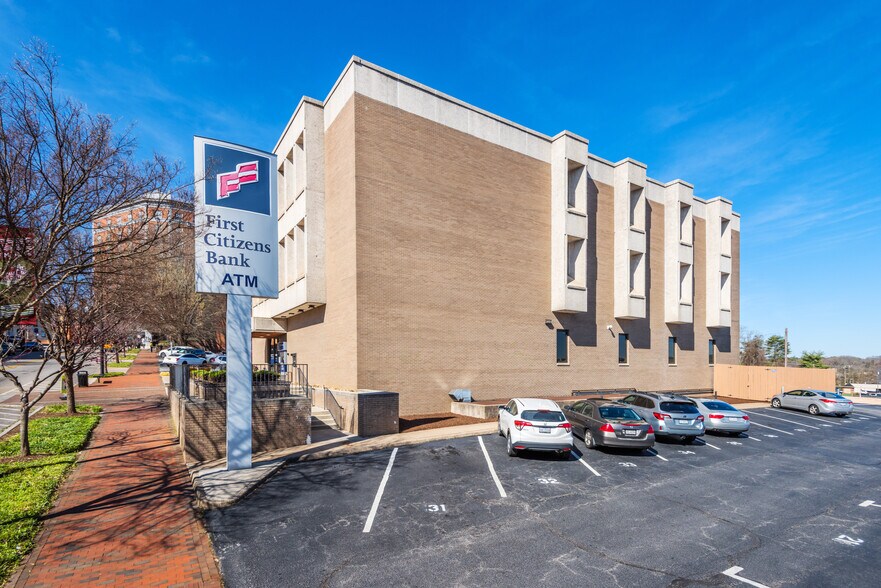 More Photos Of 530 Main St, Danville Office For Sale