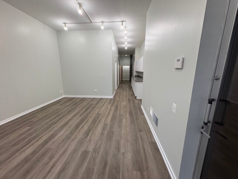 More Photos Of 2716 N Ashland Ave, Chicago Office Residential For Sale