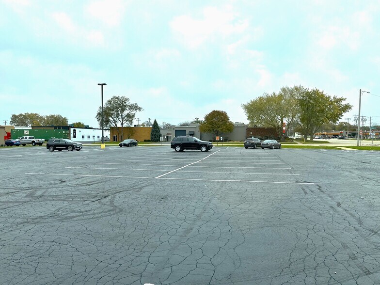 More Photos Of 2202 Harlem Rd, Loves Park Office For Sale