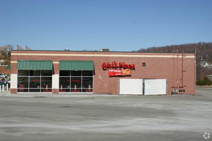 More Photos Of 1570 Oakland Ave, Indiana Storefront For Lease