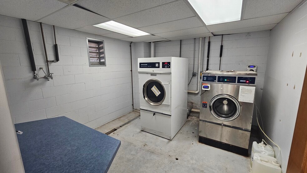 More Photos Of 6460 Atlanta Hwy, Alpharetta Veterinarian Kennel For Sale