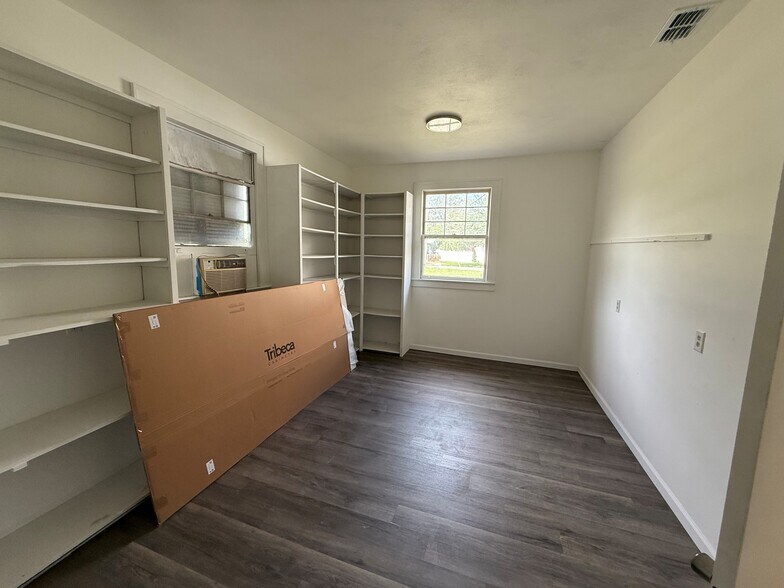 More Photos Of 18-20 E Pleasant St, Avon Park Religious Facility For Lease