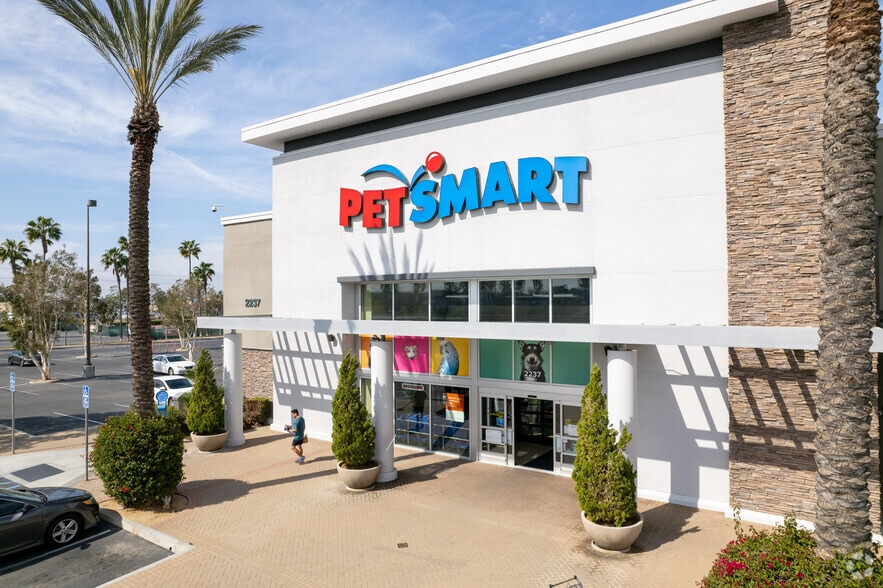 More Photos Of 2201-2895 Park Ave, Tustin Unknown For Lease