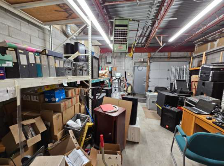 More Photos Of 2355 Derry Rd E, Mississauga Office For Sale