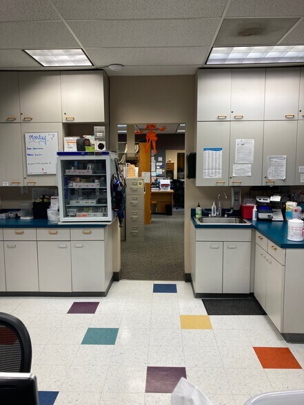 More Photos Of 2150 NE Division St, Gresham Medical For Lease