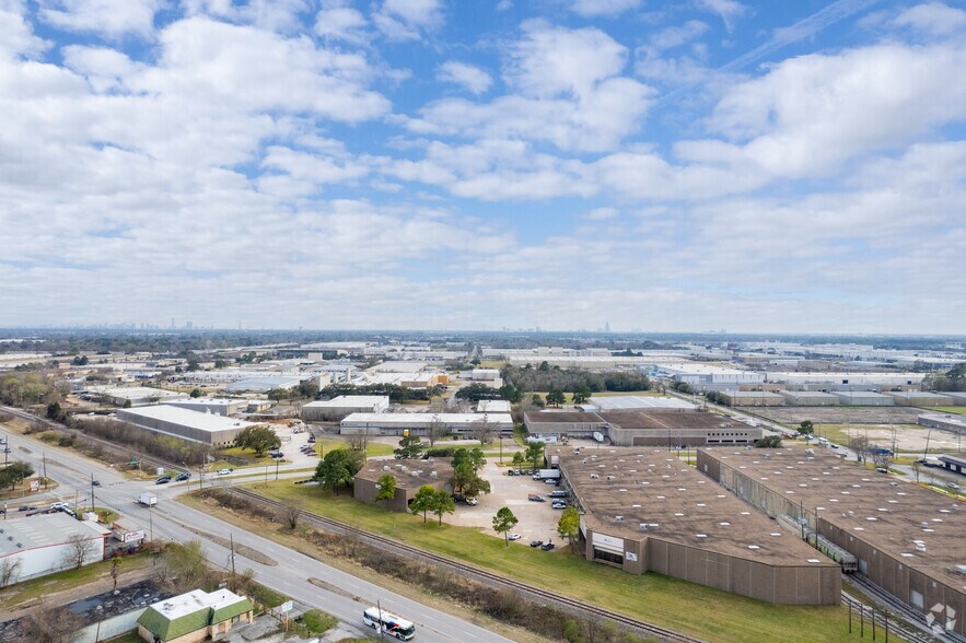 More Photos Of 5700-5750 Campbell Rd, Houston Unknown For Lease