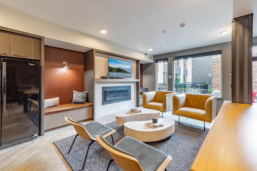 More Photos Of 77 NE Grand Ave, Portland Apartments For Lease