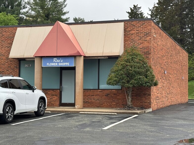 More Photos Of 3748 Reynolda Rd, Winston-Salem Freestanding For Lease