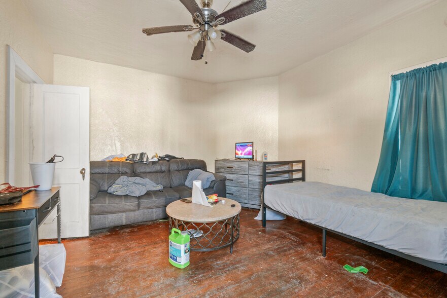 More Photos Of 3941 Lowndes Ave, Baltimore Multifamily For Sale