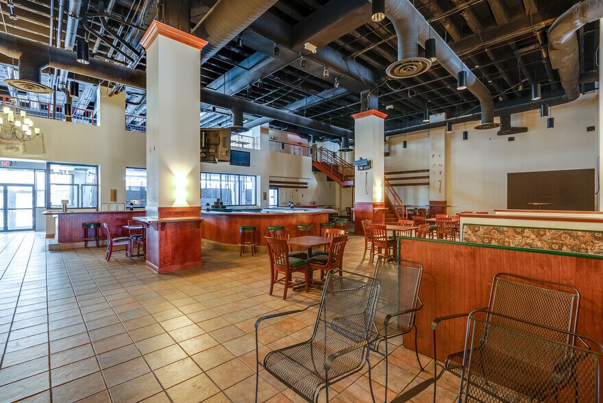 More Photos Of 222 S Main St, Akron Office For Sale