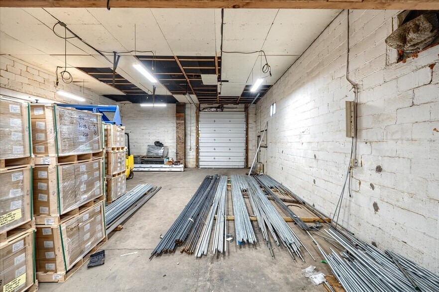 More Photos Of 2600 Duss Ave, Ambridge Unknown For Sale