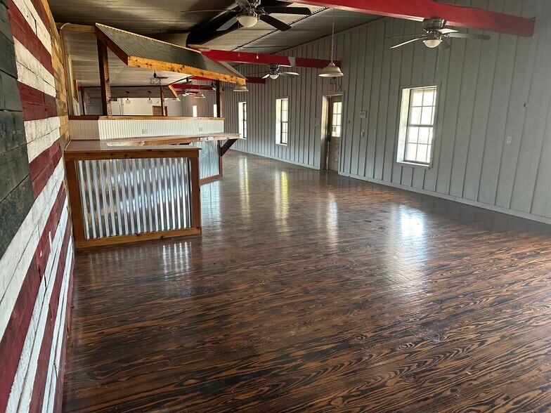 More Photos Of 2718 Gilmer Rd, Longview Restaurant For Sale