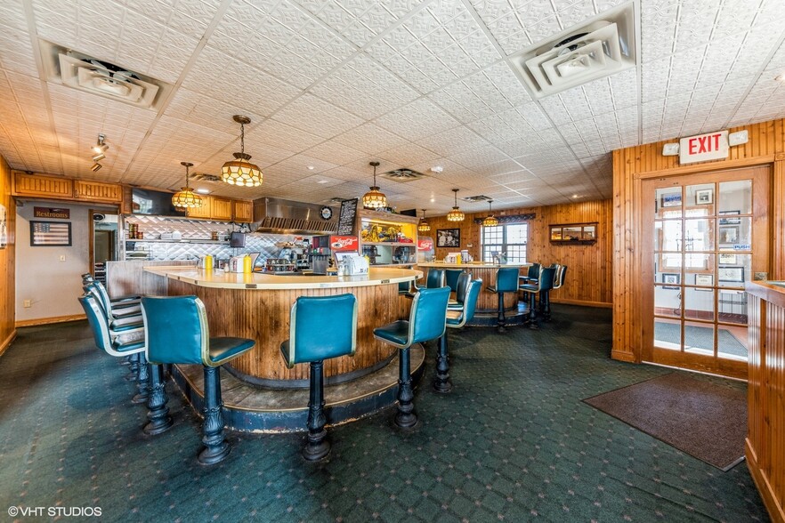 More Photos Of 4629 N Port Washington Rd, Milwaukee Restaurant For Sale