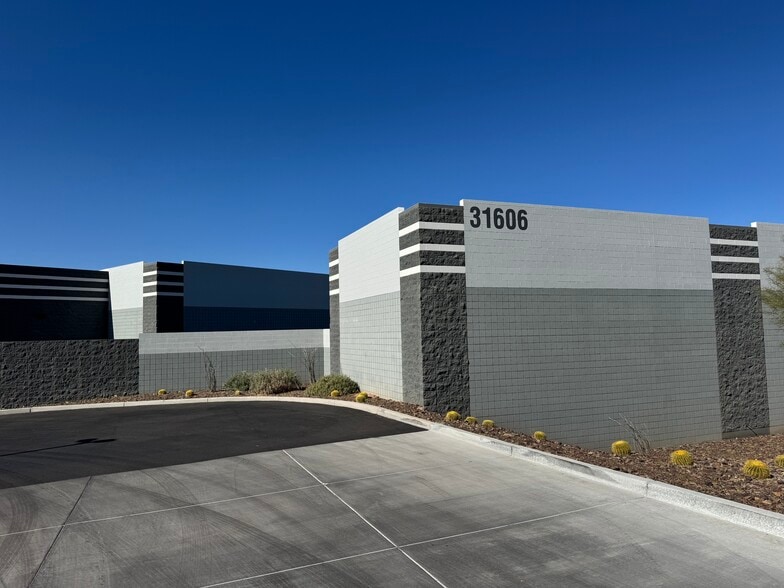 More Photos Of 31606 N Cave Creek Rd, Cave Creek Self Storage For Sale