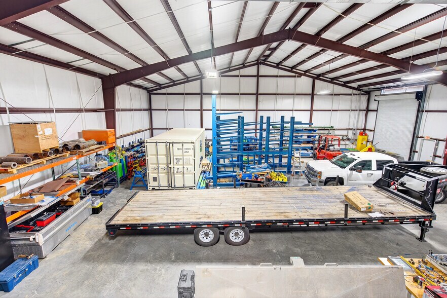 More Photos Of 8601 Fawn Trl, Conroe Warehouse For Lease